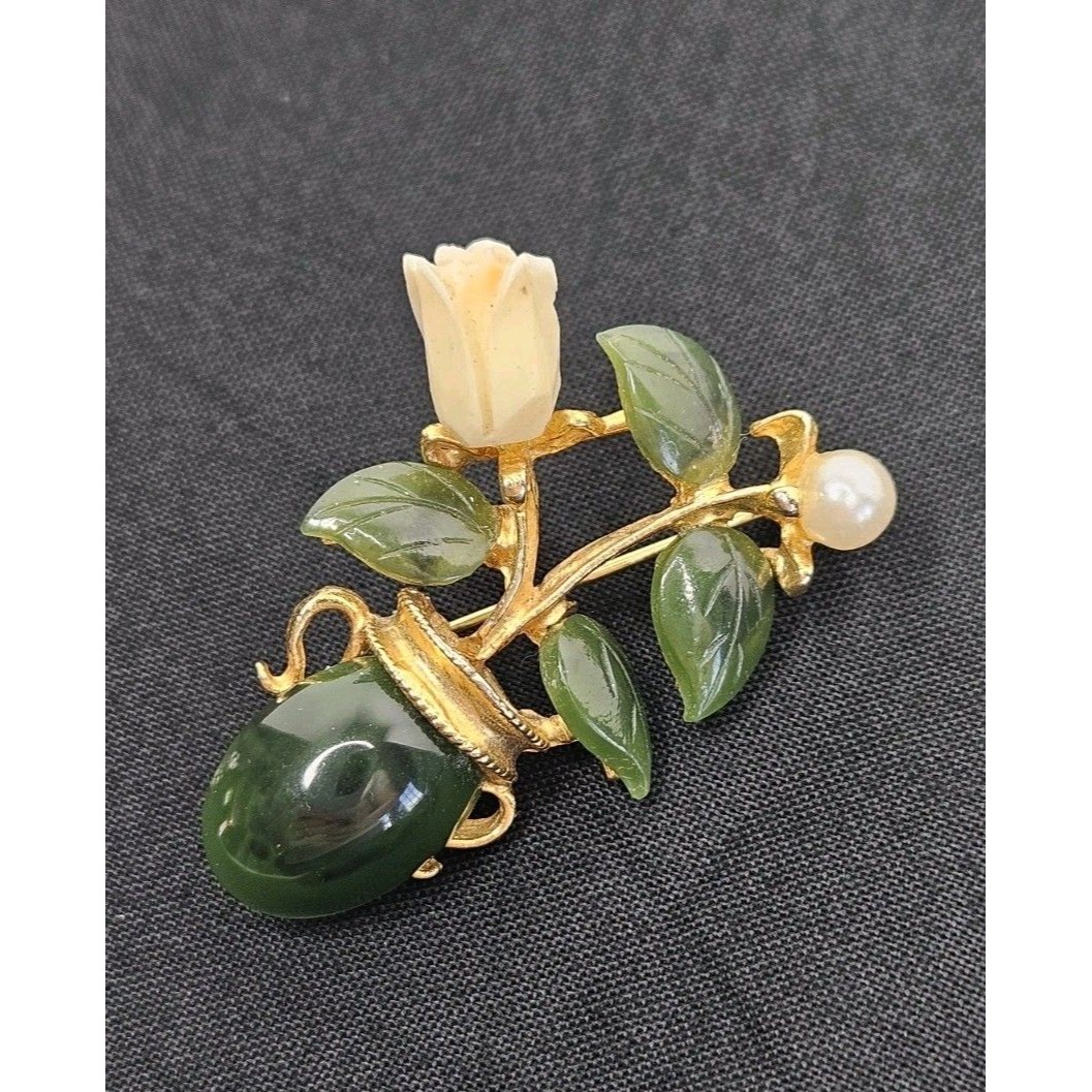Vtg Swoboda Carved Coral, Jade & Pearl Gold Leaf Brooch Pin Unsigned Flower Pot